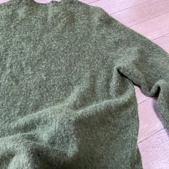 J.Crew 100% Wool Crewneck Sweater Olive Green Size Small - Picture 10 of 12